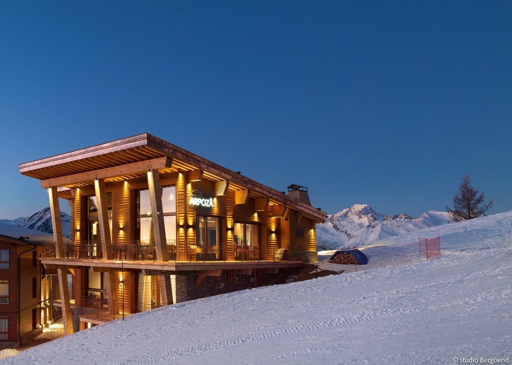 Chalet Arpoza - Les Arcs 1800 - 1.4 - Vue late╠ürale piste de nuit (paysage) 2 - Ext-033